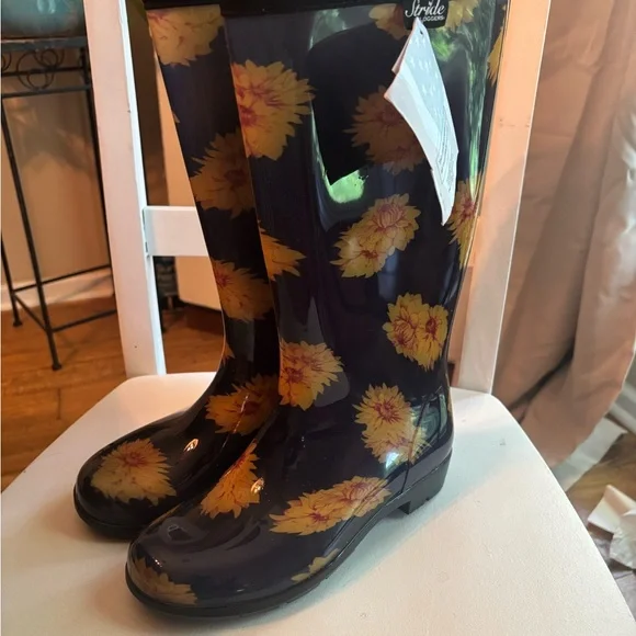 Sloggers Women's Winter & Rain Boots - Navy with Yellow Floral - Picture 3 of 7